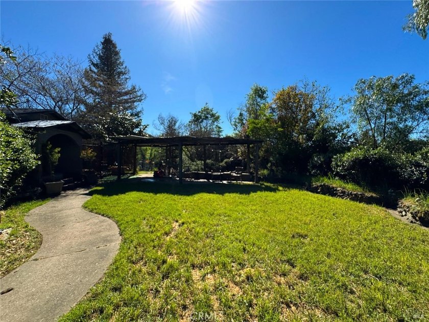 Galloping Vines Estates is a rare opportunity to own a private - photo 44