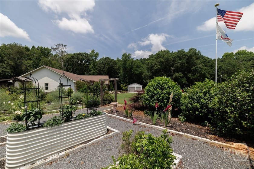 Set on 23.8 acres in sought-after South Oconee County, this - photo 50