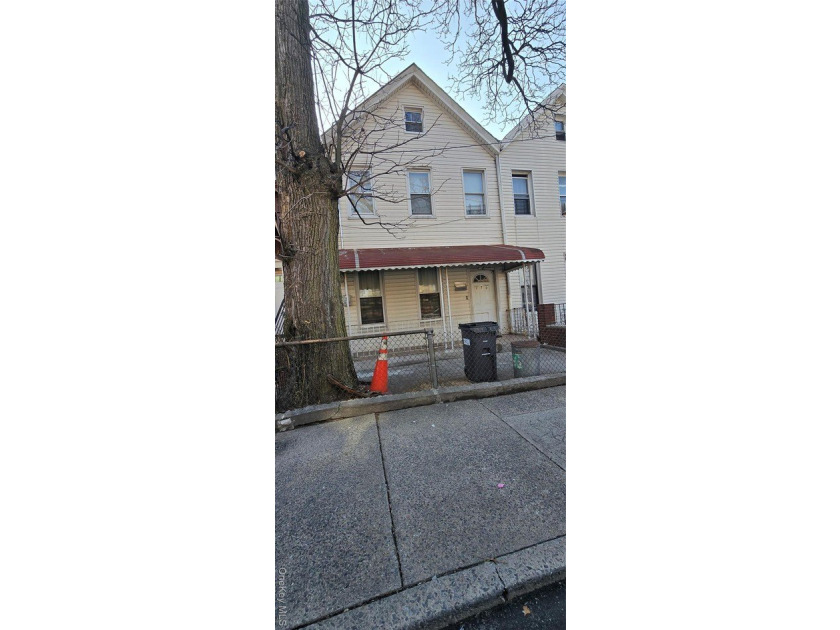 Calling all investors and developers! 170 Milford Street is a - photo 3