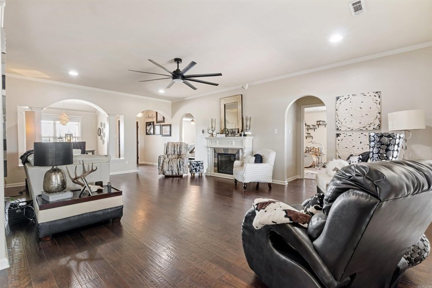 Your own slice of country paradise awaits! Nestled on 1.49 - photo 11