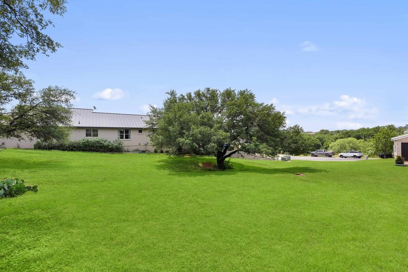 Priced $62,000 UNDER county appraisal for both home and adjacent - photo 29