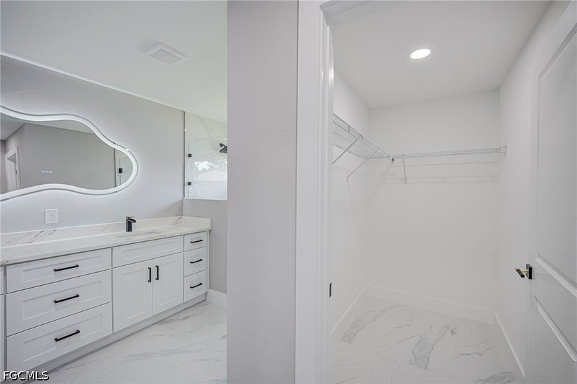 Beautiful newly constructed 3-bedroom, 2-bath home offering 1 - photo 20