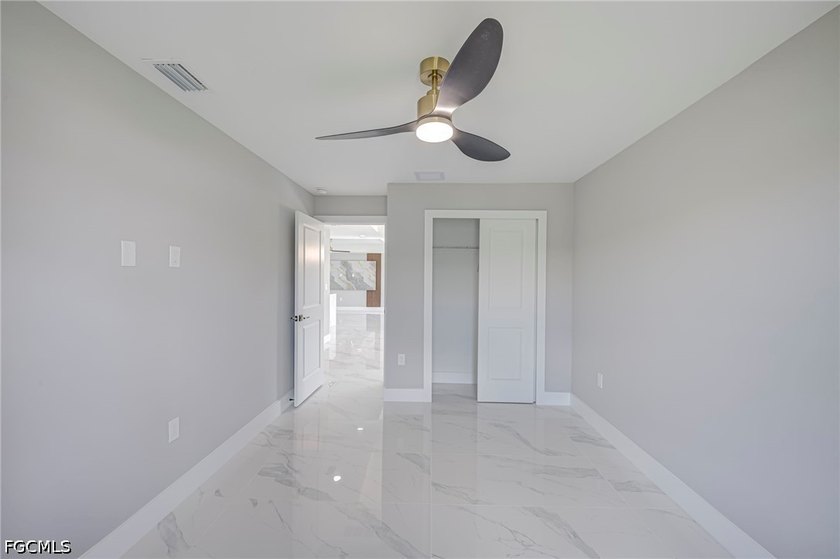 Beautiful newly constructed 3-bedroom, 2-bath home offering 1 - photo 21