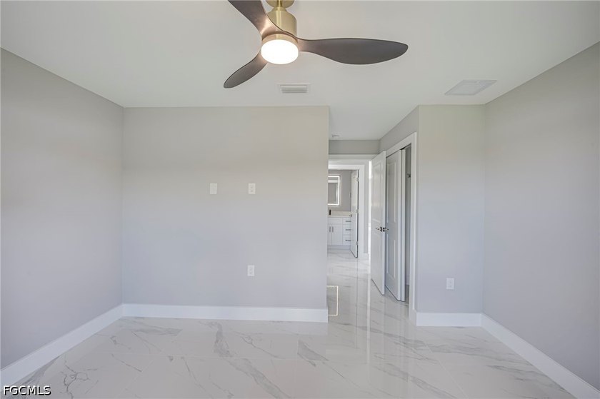 Beautiful newly constructed 3-bedroom, 2-bath home offering 1 - photo 27