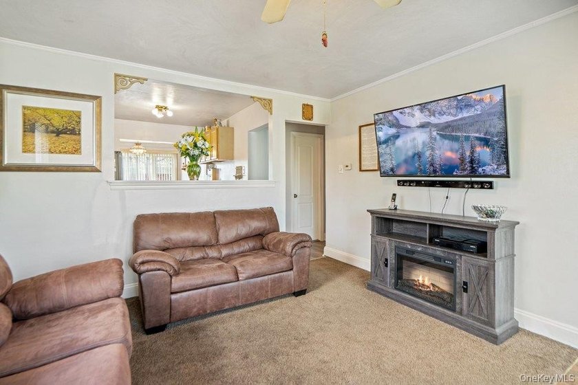Welcome home to this charming cottage-style 2-3 bedroom home - photo 4