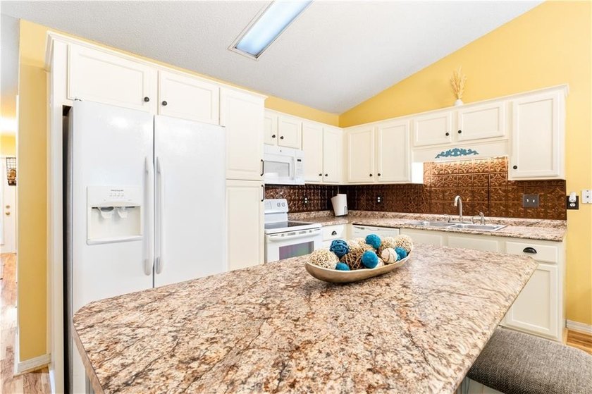 Welcome to the gated community of Spring Lake in West Mobile! - photo 11
