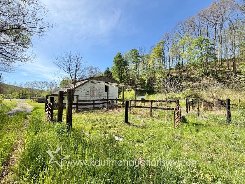 ***AUCTION***Price of $73,700 Reflects the County Appraised - photo 12