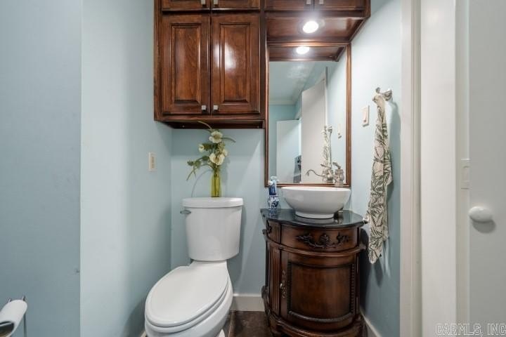 Location, location, location, this beautiful finished lake condo - photo 31
