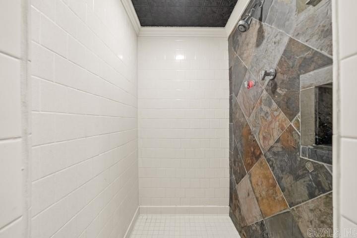 Location, location, location, this beautiful finished lake condo - photo 32