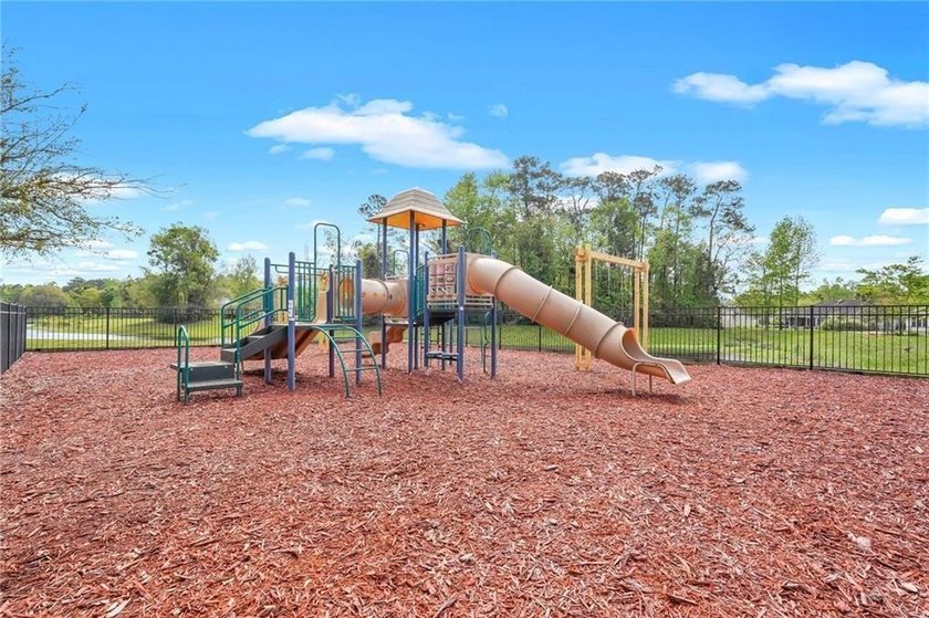 This is a beautiful 4 bedroom, 2 bathroom stucco home that has - photo 33