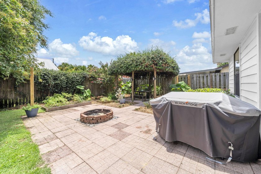 Perfectly positioned in the heart of Destin, this charming - photo 34