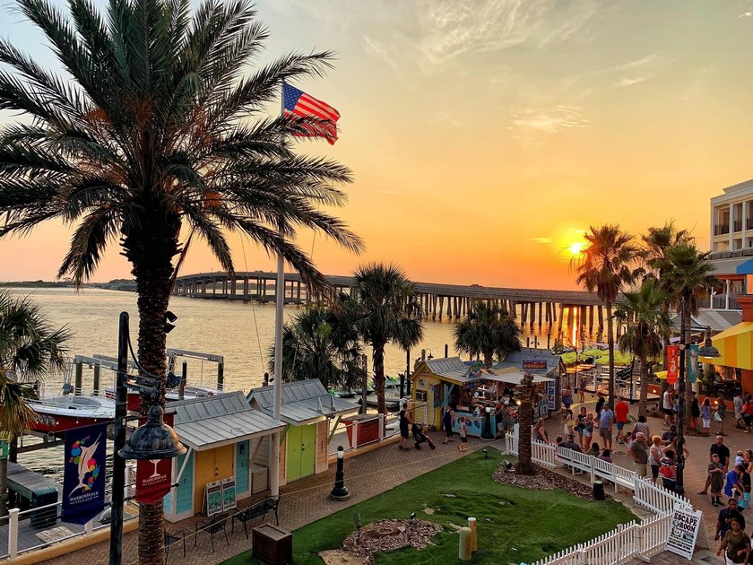 Perfectly positioned in the heart of Destin, this charming - photo 45