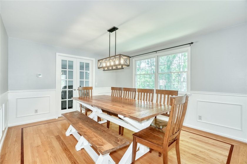 Welcome to this absolutely stunning, meticulously maintained - photo 12