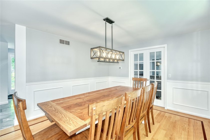 Welcome to this absolutely stunning, meticulously maintained - photo 14