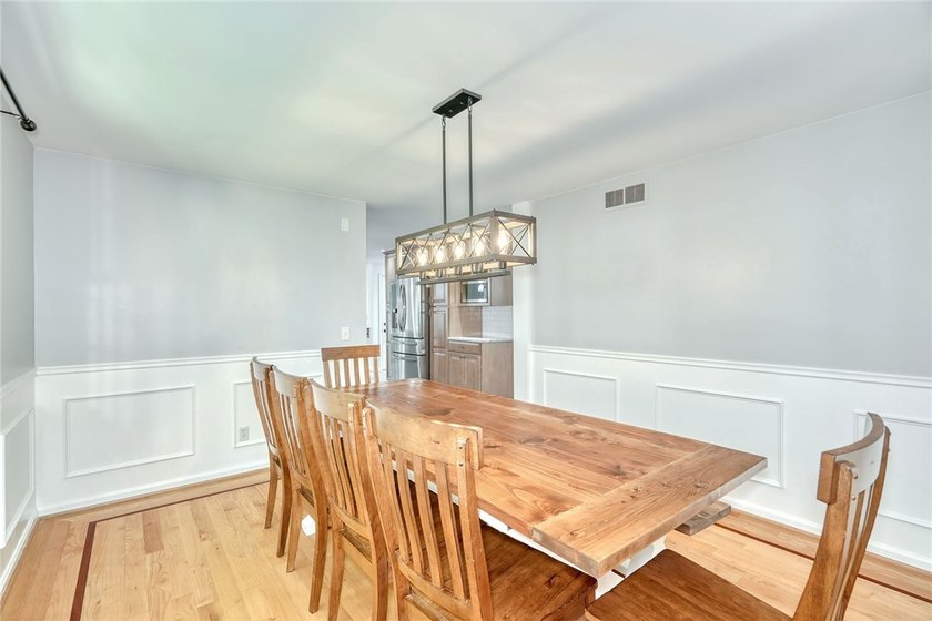 Welcome to this absolutely stunning, meticulously maintained - photo 15