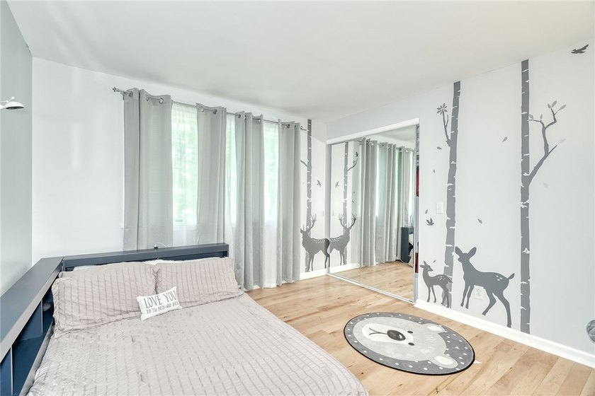 Welcome to this absolutely stunning, meticulously maintained - photo 29