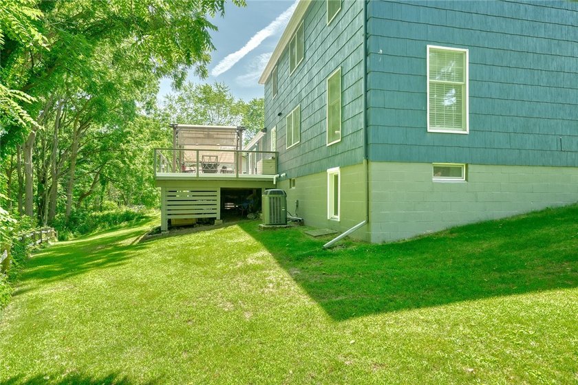 Welcome to this absolutely stunning, meticulously maintained - photo 48