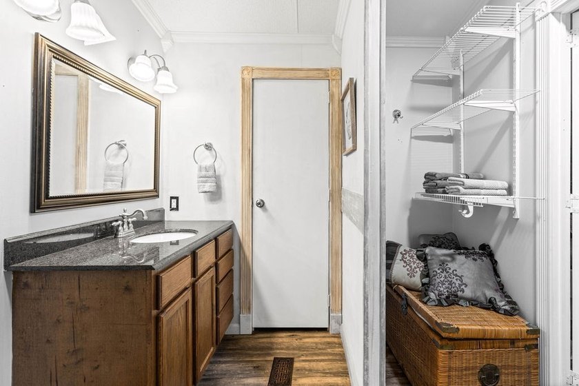 Charming Coastal Retreat with Room to Grow! Welcome to this - photo 12