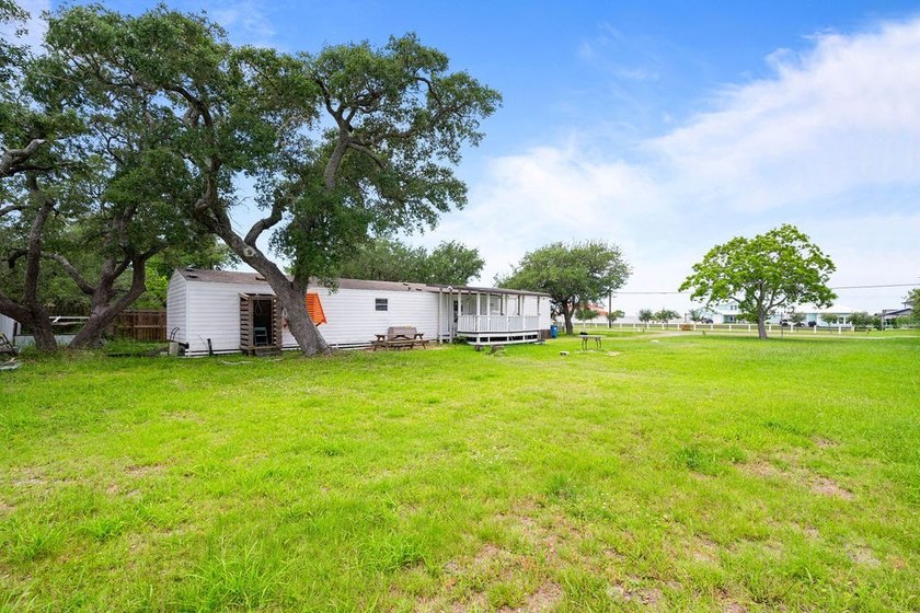 Charming Coastal Retreat with Room to Grow! Welcome to this - photo 21