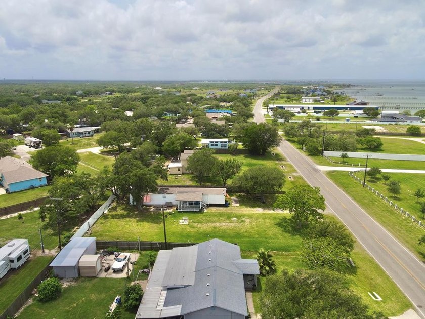 Charming Coastal Retreat with Room to Grow! Welcome to this - photo 27