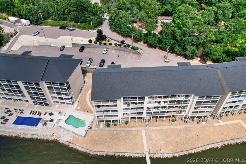 Lake front life never looked so good! Check out this 3 bedroom 2 - photo 36