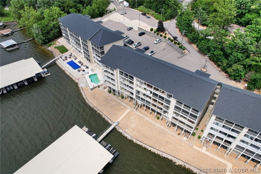 Lake front life never looked so good! Check out this 3 bedroom 2 - photo 37