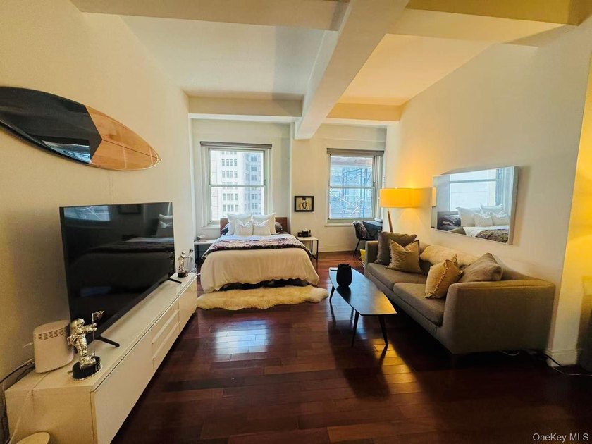 Luxury large studio located at residential high rise building - photo 3