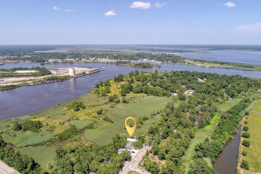 Just south of Downtown Georgetown, this beautifully maintained - photo 22