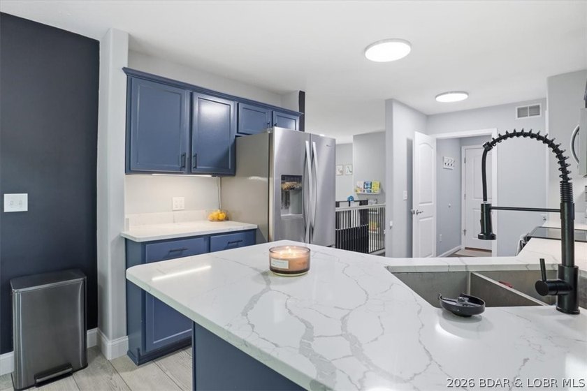 Experience the perfect combination of comfort and space in this - photo 12