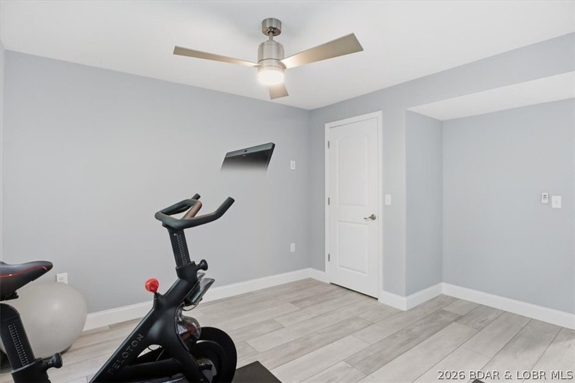Experience the perfect combination of comfort and space in this - photo 24