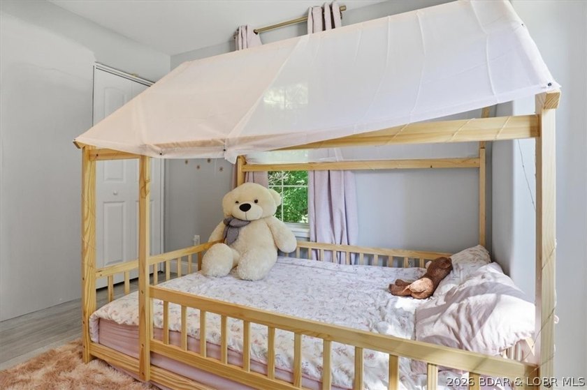 Experience the perfect combination of comfort and space in this - photo 27