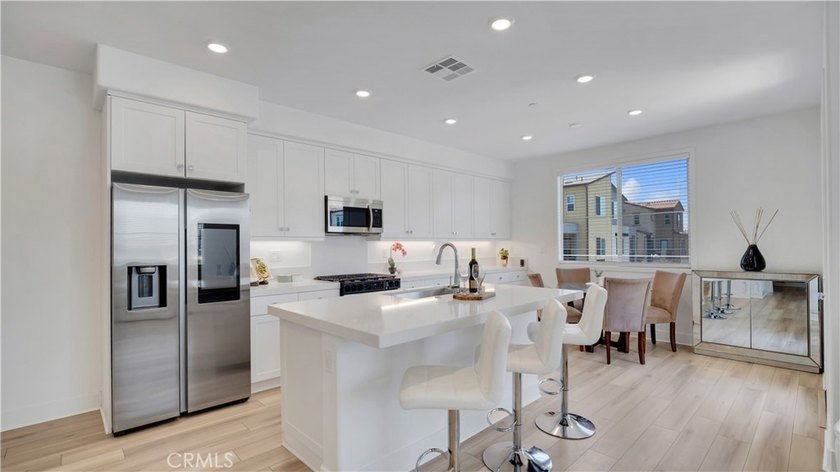Experience modern living in the Mariposa neighborhood of Rancho - photo 4