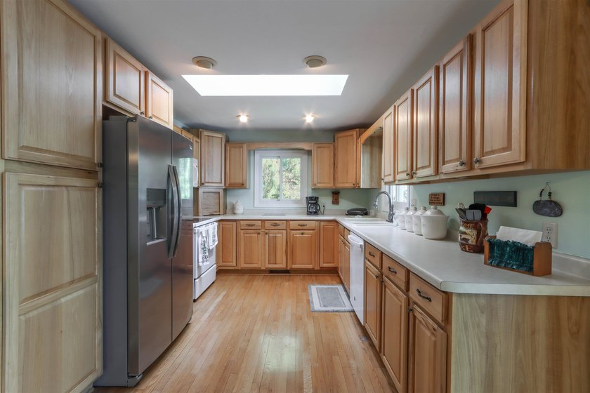 Rare opportunity on highly sought-after Long Lake in Waushara - photo 17