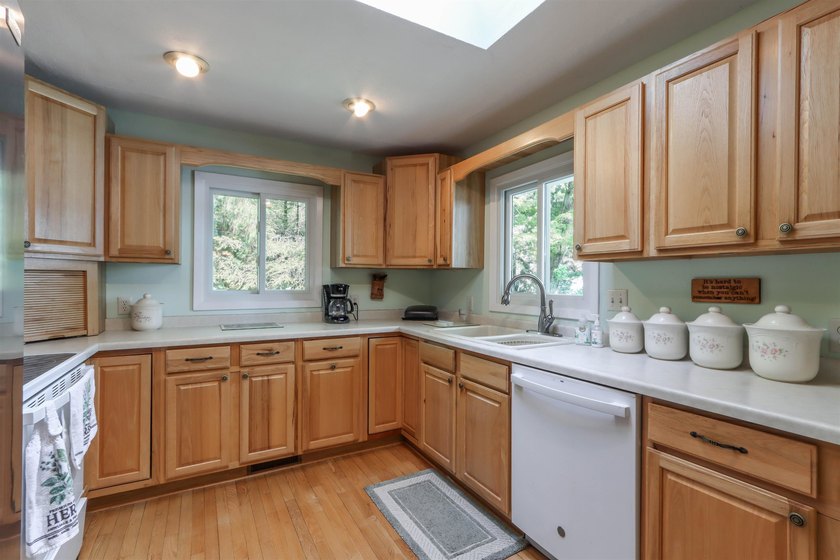 Rare opportunity on highly sought-after Long Lake in Waushara - photo 18