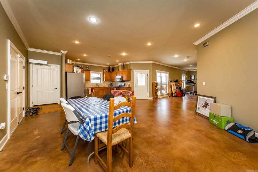 Seller Motivated !!! Each bedroom has it's own bathroom !! - photo 24