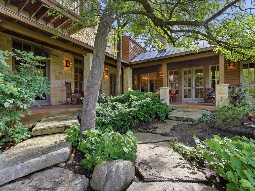 EXTRAORDINARY ALEDO ESTATE that so many have dreamt of owning is - photo 3