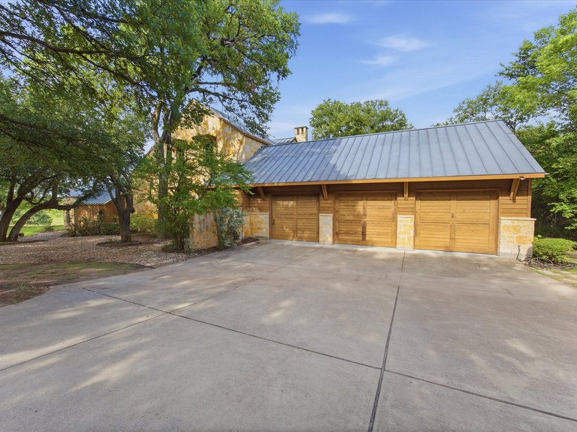 EXTRAORDINARY ALEDO ESTATE that so many have dreamt of owning is - photo 5