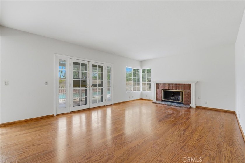 Welcome to this beautiful four-bedroom, three-bathroom home with - photo 14