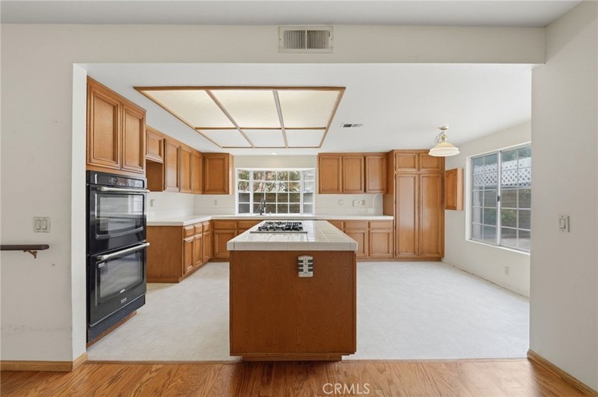 Welcome to this beautiful four-bedroom, three-bathroom home with - photo 15