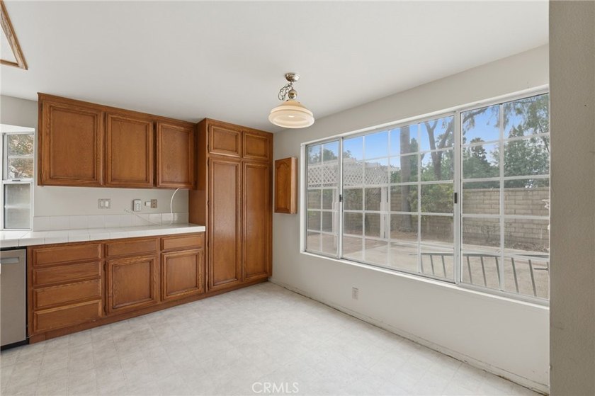 Welcome to this beautiful four-bedroom, three-bathroom home with - photo 18