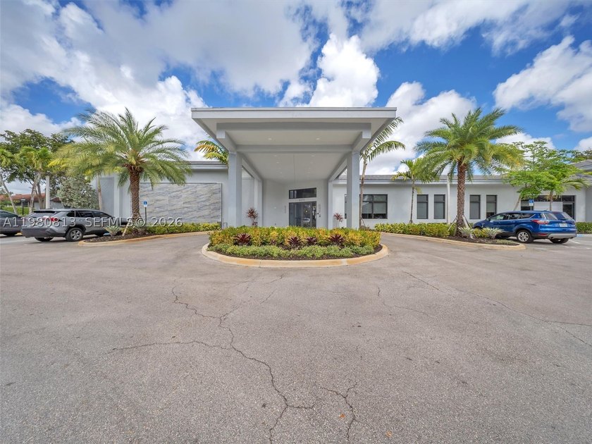 Come explore the Florida lifestyle in this active 55+ community - photo 3