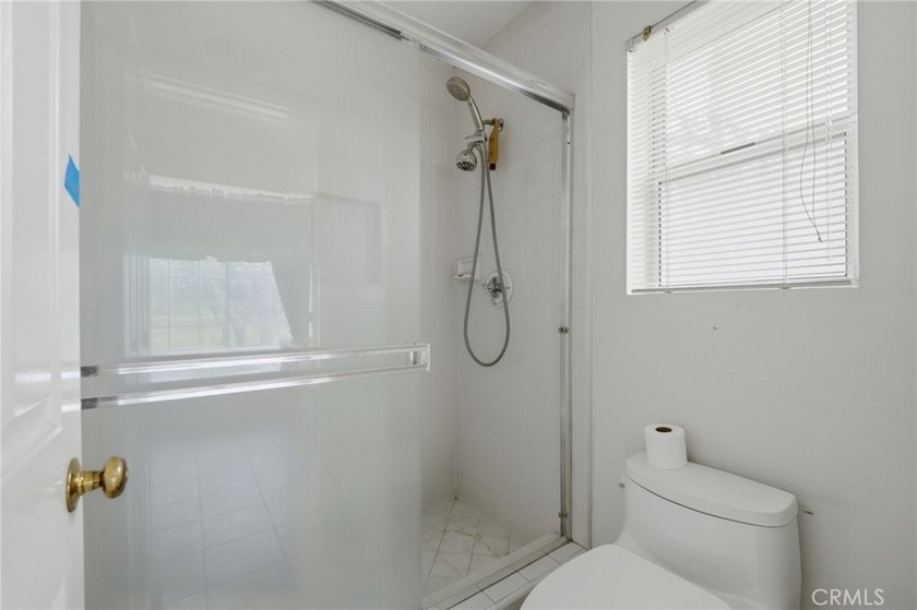 Welcome to this beautiful four-bedroom, three-bathroom home with - photo 39