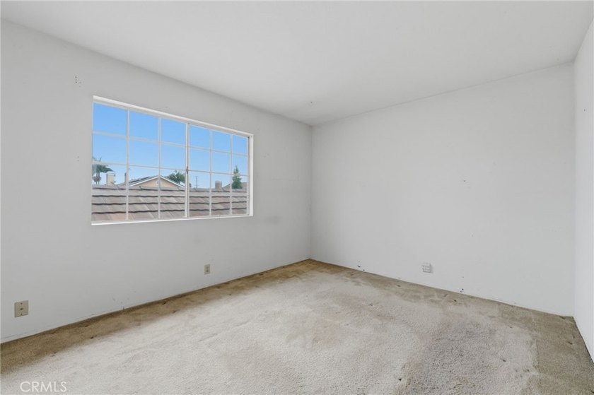 Welcome to this beautiful four-bedroom, three-bathroom home with - photo 44