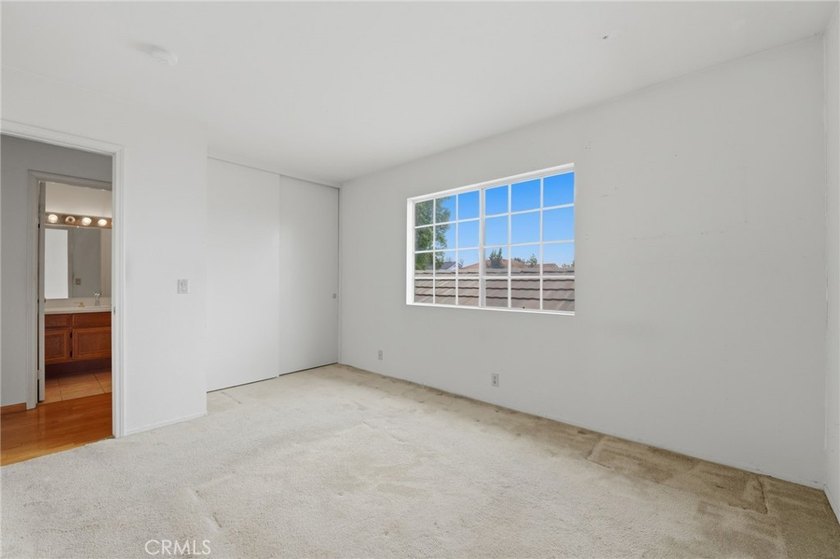 Welcome to this beautiful four-bedroom, three-bathroom home with - photo 45