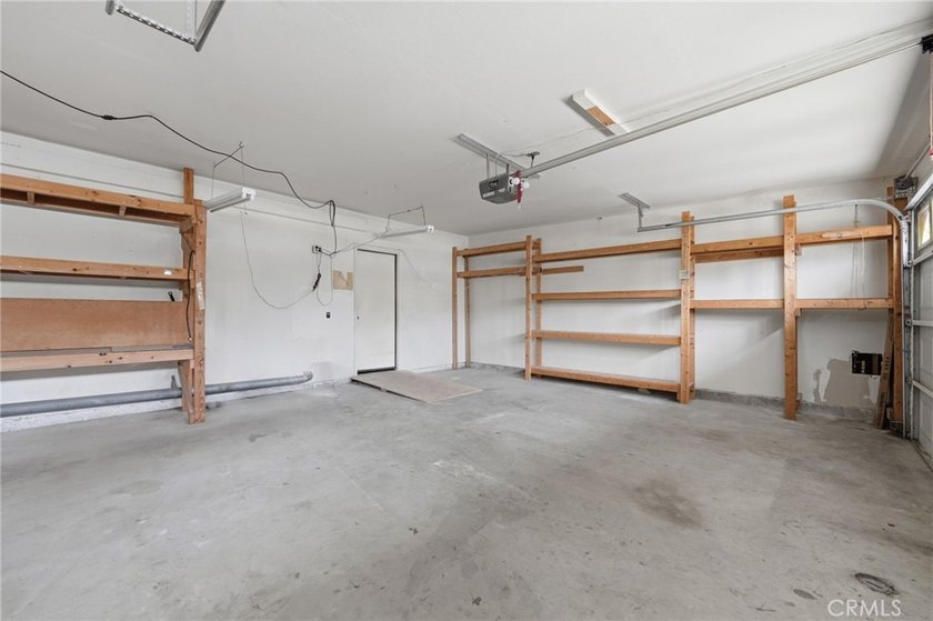 Welcome to this beautiful four-bedroom, three-bathroom home with - photo 50