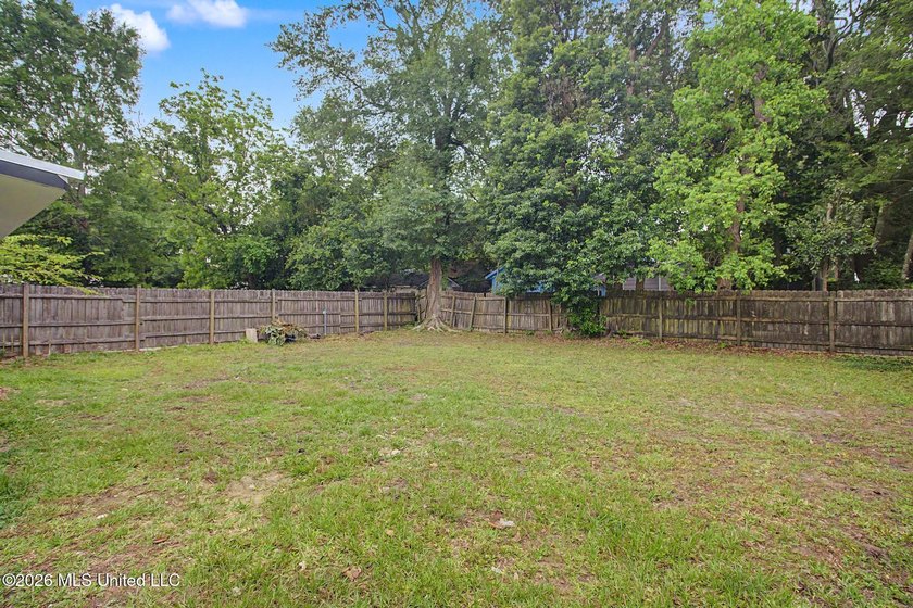 **Motivated Seller!** Welcome to this beautifully upgraded and - photo 15