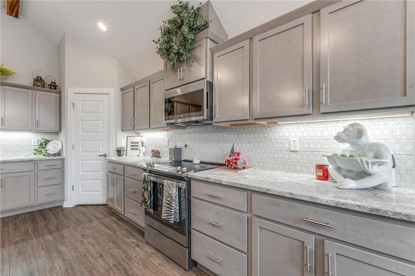 Experience luxury living in this 2022-built home, featuring 3 - photo 11