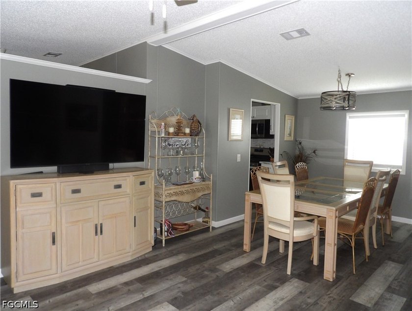 This Stunning, fully upgraded 2-bedroom, 2 bath home offers - photo 11