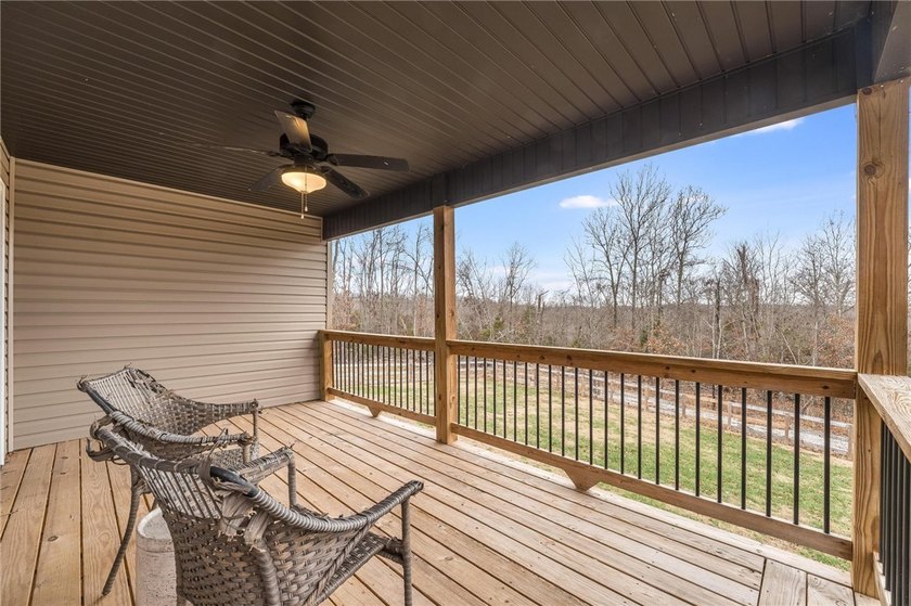 Experience luxury living in this 2022-built home, featuring 3 - photo 29
