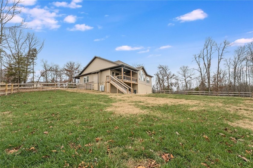 Experience luxury living in this 2022-built home, featuring 3 - photo 32